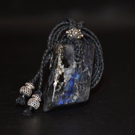 Finland blue Spectrolite Amulet Silver Bead Macramé Necklace