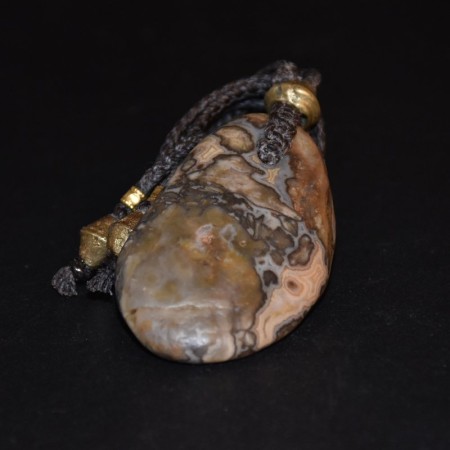 Yangtse Agate Pebble Brass Macramé Talisman Necklace