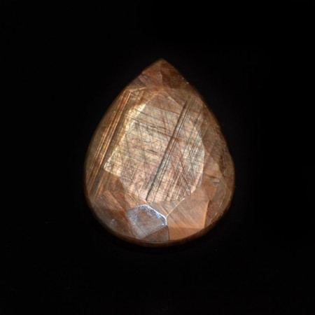 Huge facetted golden Sapphire cabochon