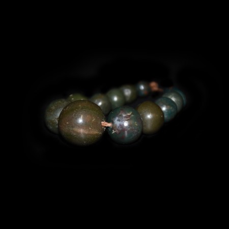 Ancient round Islamic Jasper / Bloodstone Beads