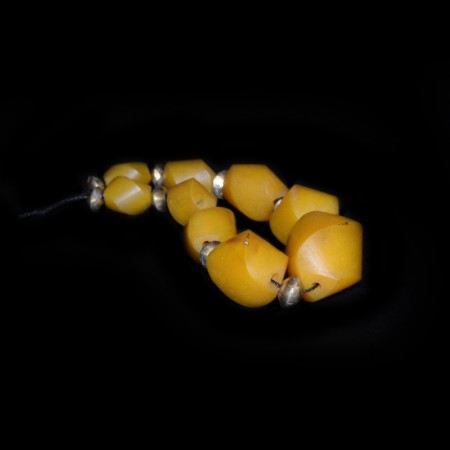 Strand of vintage twisted simulated Amber Beads 