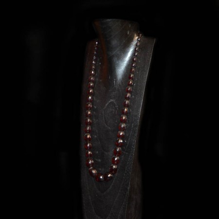 Art Deco facetted red Amber Bead Collier