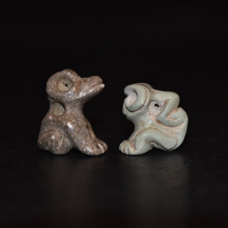Zwei kleine präkolumbische Taino Stein Amulette