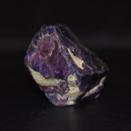 Riesiger terminierter purpurner Safir Kristall aus Madagaskar