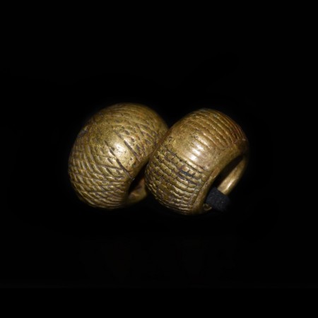 Paar riesige antike geritzte Messing Perlen / Ringe