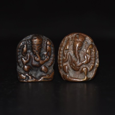 Zwei antike Ganesha Kupfer Plaketten