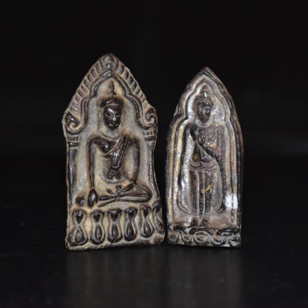 Zwei antike Thai Buddha Amulette