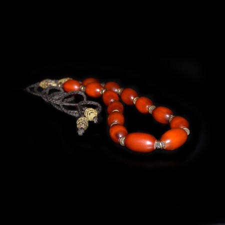 Halskette mit antiken simulierten Bernsteinperlen