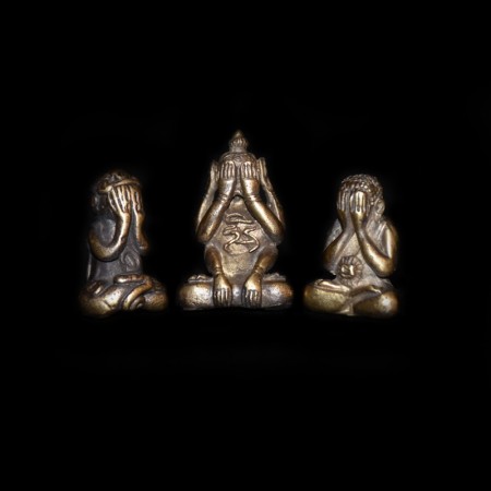 Drei kleine antike Messing Pidta Buddha Statuen