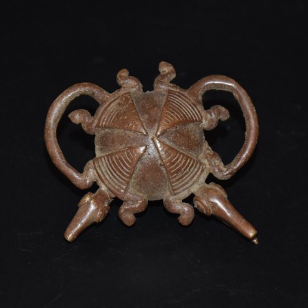 Antikes Kupfer Amulett des Gan Tribe