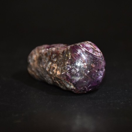 Hexagonaler purpurner Safir Kristall aus Indien