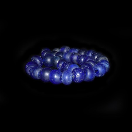Antike kobalt-blaue Glasperlen
