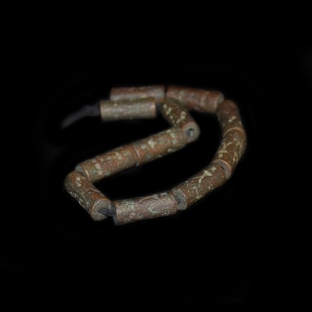 Strang mit elf antiken Kupfer Siegel Perlen