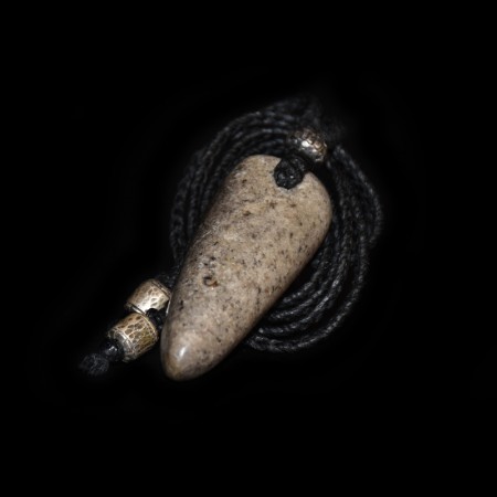 Massive neolithische Stein-Zahn Amulett Talisman Silber Makramee Halskette