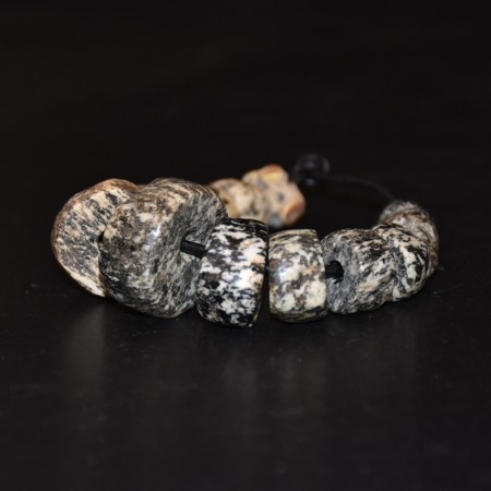 Strang mit antiken Granit Perlen aus Mali