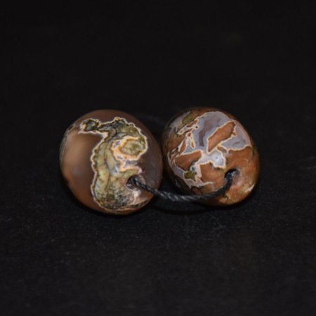 Paar seltener Turalingam Amulettstein Achat Perlen 