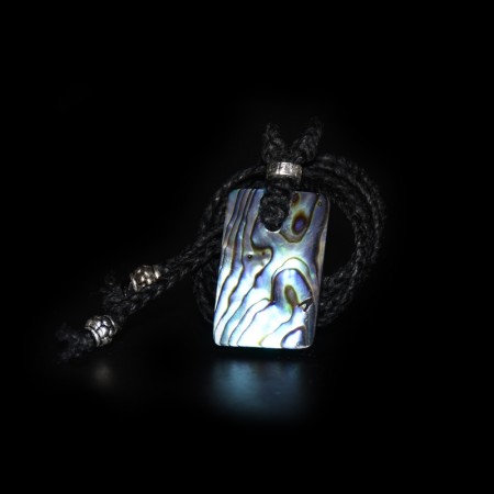 Rechteckiges Abalone Muschel Amulett Silber Makramé Halskette