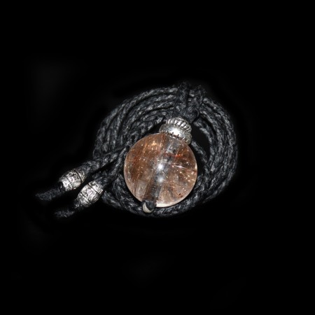 Runde Rutil-Quartz Amulett Silber Makramé Halskette