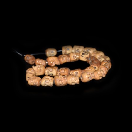 Strang mit antiken tibetischen Knochen Totenkopf Perlen