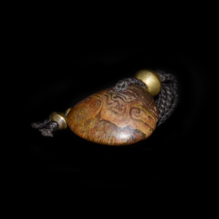 Natürliche Yangtse Fluss Fossil-Achat Pebble Talisman Halskette