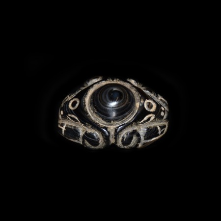 Antikes geschnitztes Augen-Achat Armband Mittelstück