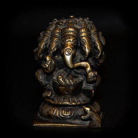 Mehrköpfiger antiker Messing Ganesha aus Indien