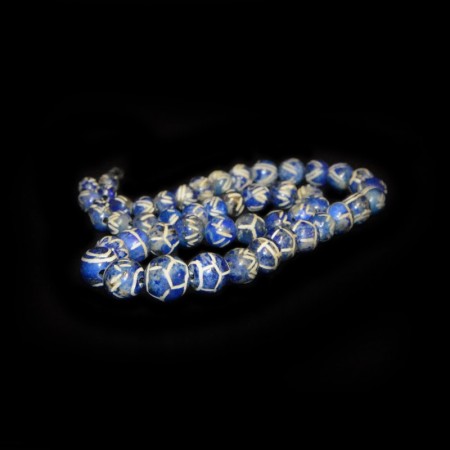 Antike geschnitzte und geätzte Lapis Lazuli Perlen