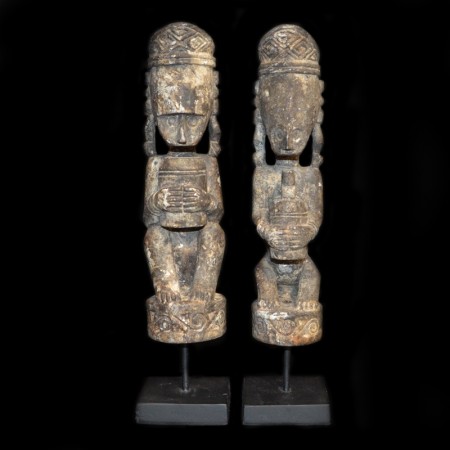 Zwei ethnische Holz Statuen aus Timor
