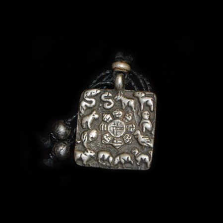 Antikes Tibetisches Tierkreis Thogchag Metall Amulett Halskette
