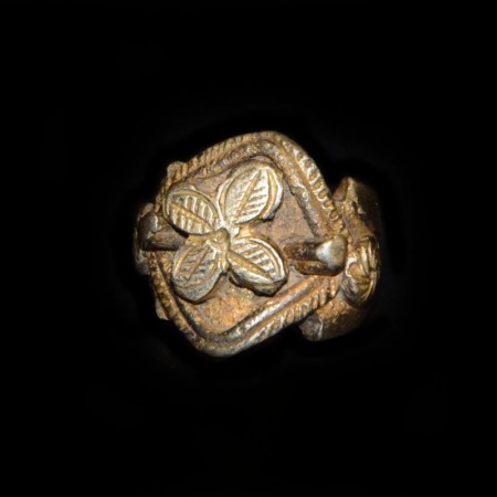 Antiker Blumen Ring der Akan